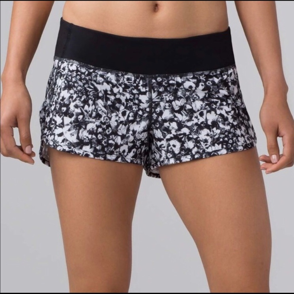 Lululemon Speed Short in Black White Floral